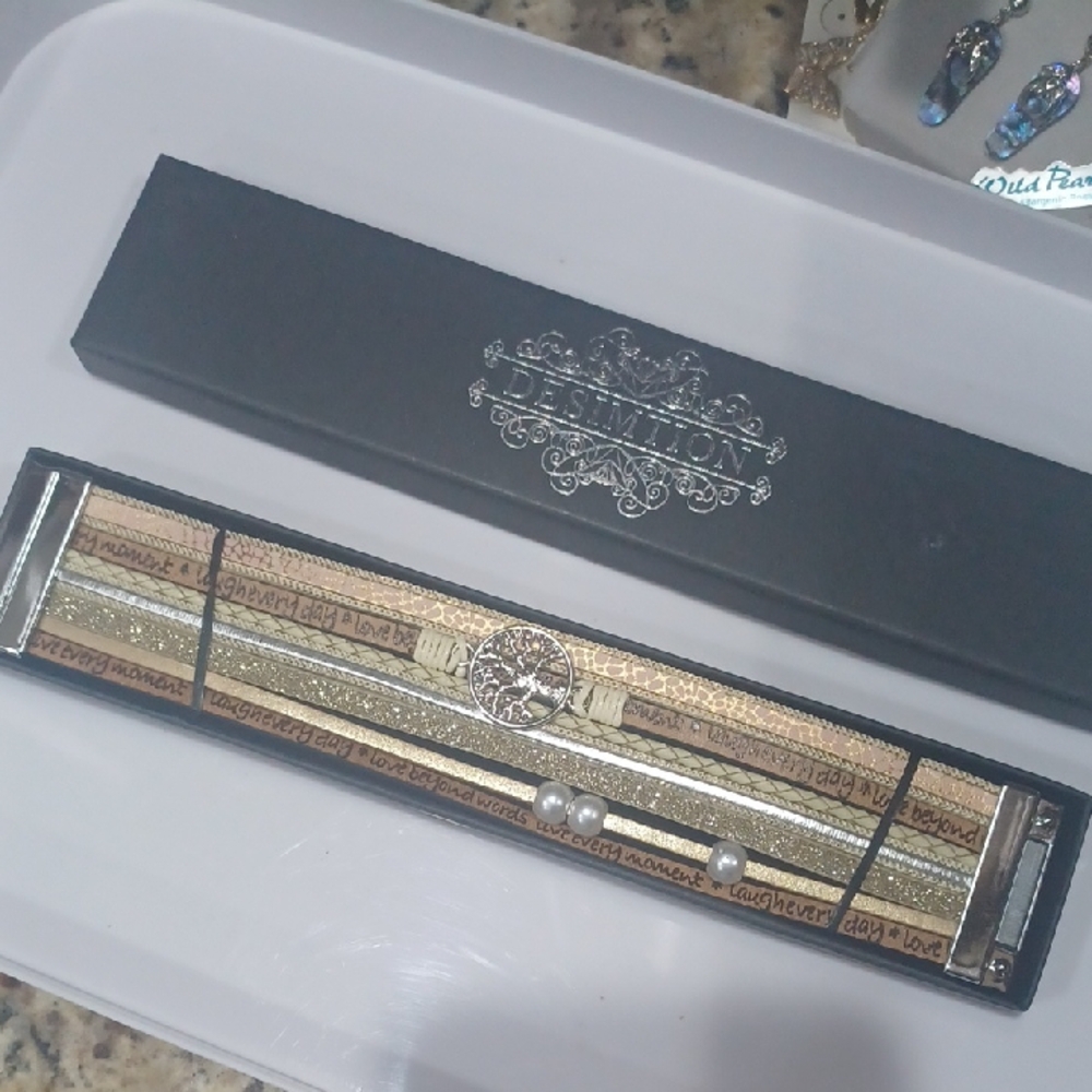 New Magnetic Elegant Gold and Silver Bracelet by